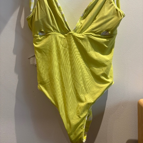 Seafolly One Piece Swimsuit  Portofino Deep V Lime AUS Size 12 CAD 10 - Picture 6 of 7